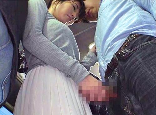 【熟女レイプ】バスで痴漢師に狙われた人妻…蹂躙陵辱されるその身体は繰り返される度に快感を覚え痴女となる