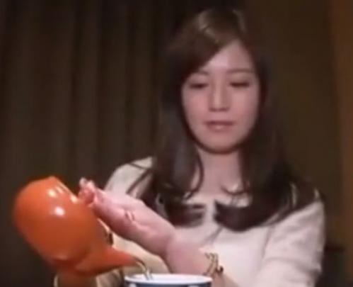 【人妻】清楚な奥様が実はドスケベビッチで他人棒と不倫温泉旅行で濃厚ベロチュー絡み合いセックスｗ