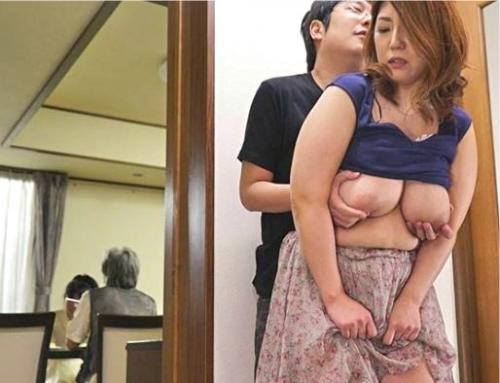 マザコン娘婿が優しいぽっちゃり巨乳熟女義母に発情！こっそり柔らかそうな乳を揉みまくる！