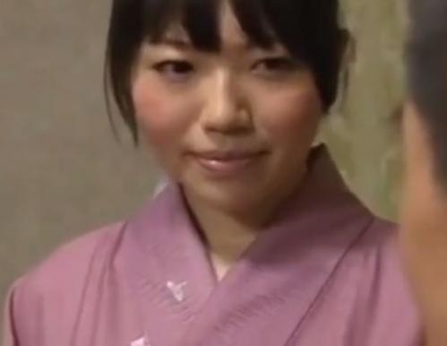 【ヘンリー塚本】夫が死んだことで母親が爺と不貞行為…まだまだビンビンなチンポで欲求不満を解消！