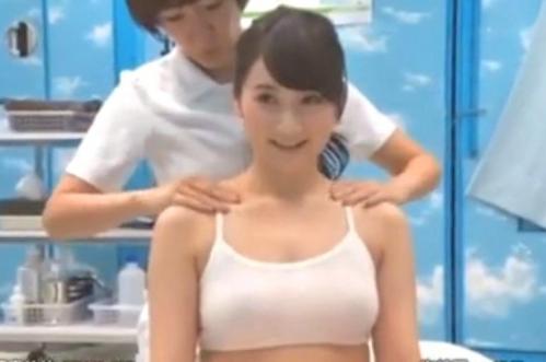 【MM号】スレンダー巨乳で真面目そうな清楚な美女に性感マッサージを施し、痙攣するほど激しくガン突きセックスするとこうなる