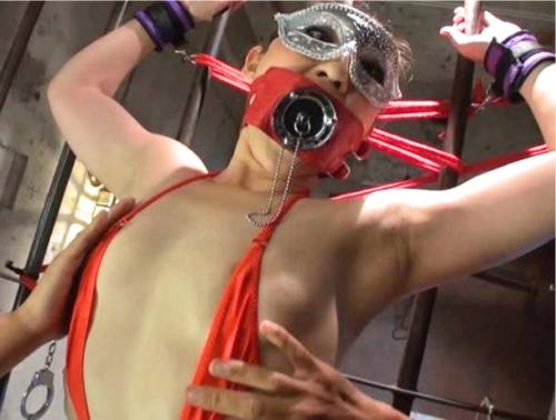 【筋肉×熟女】淫猥な覆面マッスルおばさんの調教プレイ！卑猥な玩具でイカされまくる！