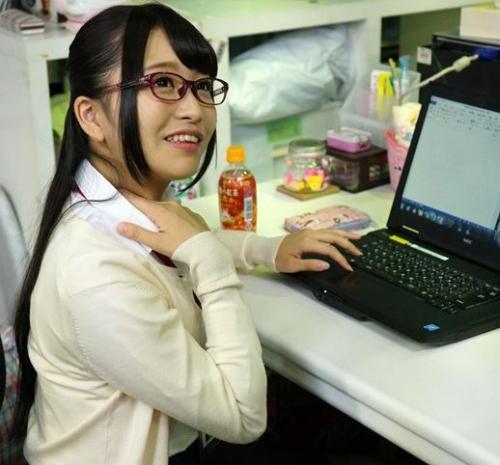 【SOD×加藤ももか】マッサージ中にガチで感じちゃうOL！とろとろオマ◯コは軟体ポーズでイキまくる！