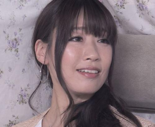 【人妻ナンパ】下着チェックついでに敏感ボディを弄られた美魔女！チンポをしゃぶりたくて我慢できなくなるｗ