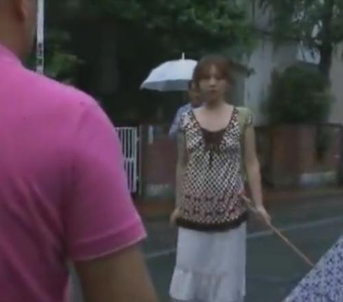 【ヘンリー塚本】万引き常習犯の熟女が拉致され乱暴にレイプされる！弱みを握られた女は抵抗することも許されない。