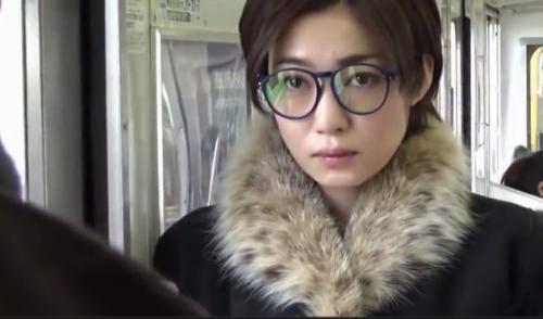 【ヘンリー塚本】レイプ願望のある淫乱な女。電車で目の合った男と公衆便所で即尺、即ハメ！