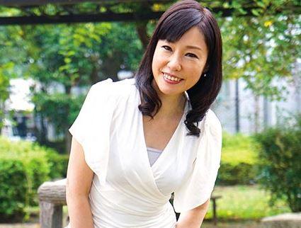 【五十路】快楽を求めすぎてAVに出演した痴女妻が二作目！己の性欲を満たすために腰を振りまくる