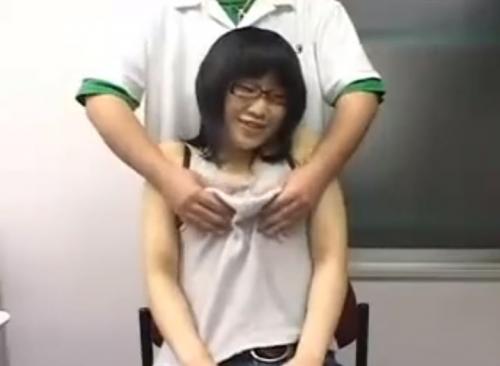 【素人】地味な眼鏡の普通の女の方が見ていて興奮するという男性が多いようです！