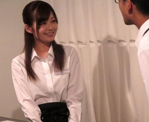 【石原莉奈】夜中のピストンでイキ我慢するスレンダー美女店員！激しすぎる動きに愛液は垂れ流される…