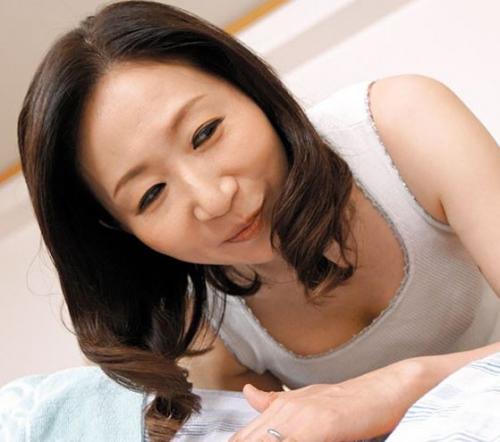 【近親相姦】息子の朝勃ちチンポを見て欲情しちゃった母親！夫のより大きなイチモツに歓喜しイキまくるｗ