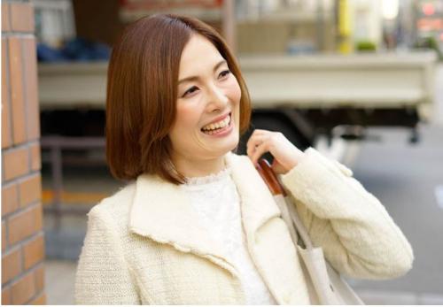 【おばさん、ナンパ】四十路熟女の人妻に声を掛け不倫しちゃう！完全版にこの奥様も出てるようです。