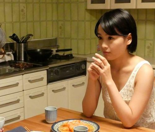 【近親相姦】義父の介護でチンポ快楽漬けになる人妻！ボケた父親は無自覚に女の清楚ぶった外面を引っ剥がした。