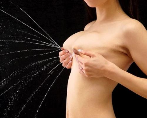 【新美もも】結婚しても欲求不満な巨乳人妻が母乳を子ども以外のために噴出！敏感ボディはまだまだチンポを求めてるｗ