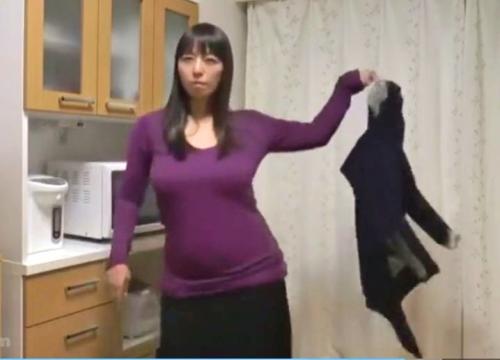 【ヘンリー塚本】爆乳でデカ尻のぽっちゃりとした人妻が男をヘンリーダンスで誘惑し寝取られる現場がコレだ・・・。