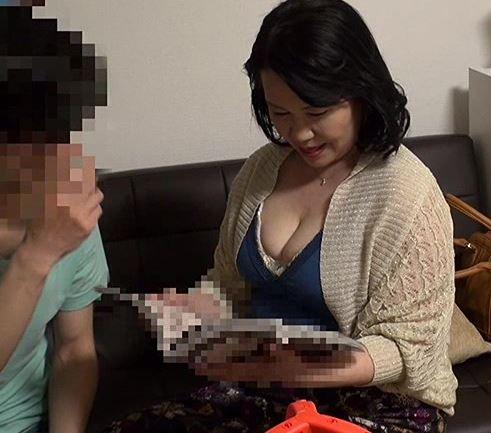 【熟女ナンパ】五十路以上限定！おばさん好きの男が六十路をお持ち帰りしてハメる！揺れるだらしない肉で勃起！
