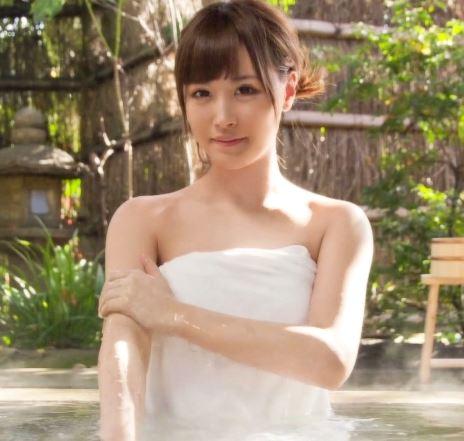 彼女が混浴露天風呂で他人棒と浮気セックス！寝取られ願望のある彼氏が変態すぎる！