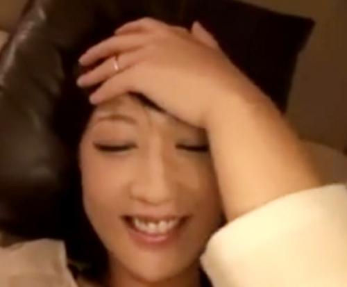 【人妻ナンパ】セレブな奥様の潜在的な欲求不満をオイルマッサージで引き出す！激しい手マンクンニでイッちゃう♡