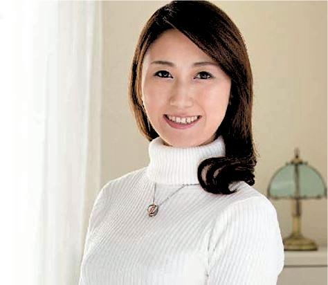 【熟女】四十路人妻が初撮り不倫AV！ハプニングバーで酔ってしまい勢いのままに他人棒を受け入れる…