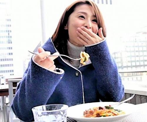 Fカップ人妻熟女が童貞を母性溢れる生ハメ筆おろし！夫に秘密のAV出演で快楽を味わう！