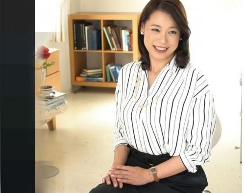 【初撮り熟女】セックスレスの笑顔がカワイイ巨乳の人妻が性欲が抑えられないためAV出演を決意！