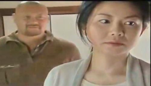 【ヘンリー塚本】「乱暴しないで！抵抗しないから！」諦めた四十路熟女が犯される昭和の婦女暴行事件。