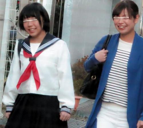 【親子丼】仲良く街で歩いていた母娘を捕まえて陵辱レイプ！献身的な親の犠牲も虚しく子どものオマ○コは汚された