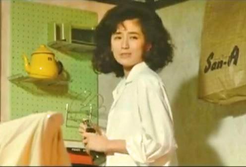 【芸能人、お宝映像】昭和の時代の大人気女優濡れ場！乱暴にレイプされるスレンダー美乳。女優魂を感じさせます。