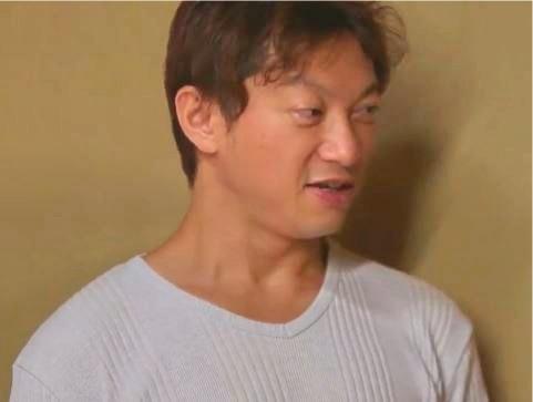【もちづきる美】美人なママの友達にこくっちゃった！イケないことだけどガチSEX