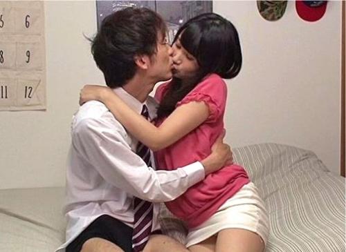【童貞】甥の筆おろしを頼まれた巨乳熟女叔母、侮っていたら力任せの鬼ピストンにイカされまくる！