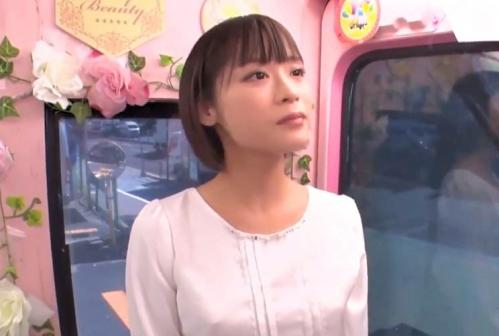 【熟女ナンパ】四十路には全く見えない！ショトカの激カワ主婦を車内で寝取られ不倫セックス的な大人気企画モノ。
