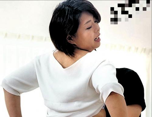 四十路人妻熟女がAV初撮り！ドスケベな爆乳を揺らして欲求不満を他人チンポで解消する