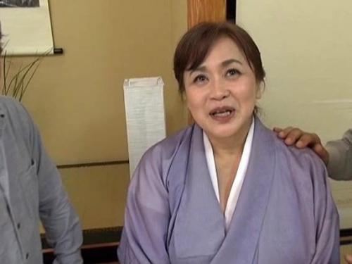 【初撮り】六十路人妻熟女はまだまだ現役！ヤリたい盛かりの他人棒ピストンで特濃セックスに喘ぎまくるｗ