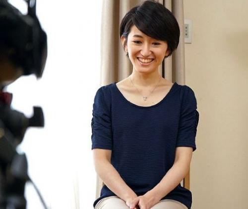 【初撮り】セックスが好きすぎる三十路人妻がAVデビュー！性欲を満たすためだけに他人棒に突かれる！
