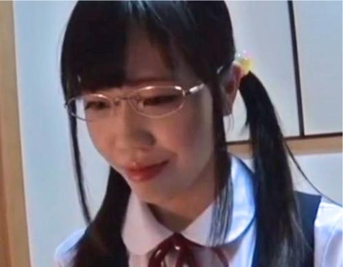 【母乳】童顔地味系制服ツインテール美少女なのにおっぱいからミルクが…成熟した乳を蹂躙レイプ！