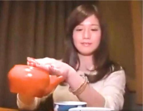 【人妻】奥様と他人棒が禁断の温泉旅行に！欲求不満のマ◯コを鎮めるために濃厚ベロチュー不倫ハメ！