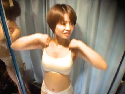 【MM】母乳を出したいスレンダー妊活人妻がスペンス乳腺刺激でイキまくり！おっぱいを開発されてしまう…