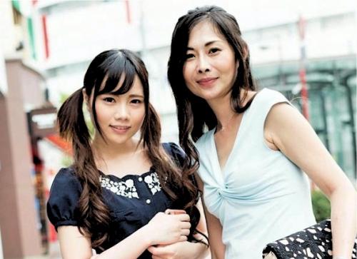 【親子ナンパ】母娘ともども連れ込みSEX！母親がスケベなら当然子もスケベ！ホテルで3P親子丼いただきま～す
