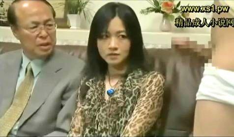 【ヘンリー塚本】スワッピングセックスで妻の性欲を満たそうとするインポの旦那。他人の勃起したマラに興奮を隠せない妻。