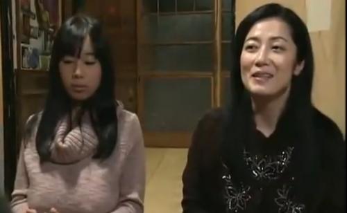 【ヘンリー塚本】塚田詩織、七海ひさ代。巨乳で障がいのある四十路熟女と爆乳で豊満な娘、生きるために身体を売って生活する女。
