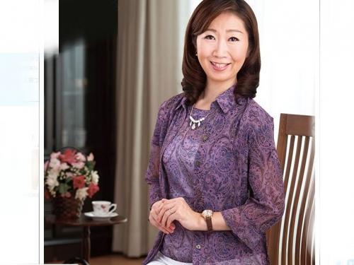 【初撮り、おばさん】中出ししても妊娠の心配も無し！遅咲きの熟女がスレンダー美乳の身体を狂わせる！
