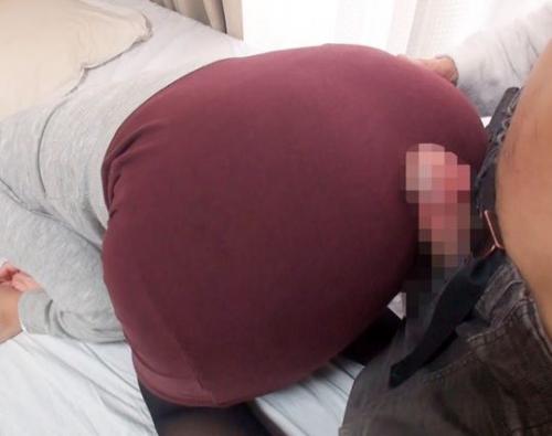 人妻熟女のタイトスカートデカ尻がエロすぎてオチンポ勃起がノンストップ！尾行してパンパンヤッちゃいました！