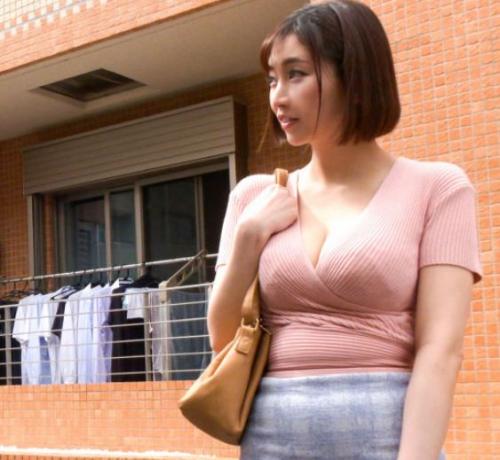 【鈴木真夕】職場のアイドル人妻に家に呼び出した男…徐々に心を開いていった彼女は一線を越えてチンポを欲しがる！