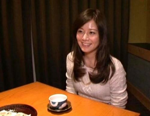 【人妻ナンパ】もう一度抱きたい激カワスレンダー奥様を温泉に誘ったらOK！忙しさで欲求不満な女はチンポに悦ぶ！