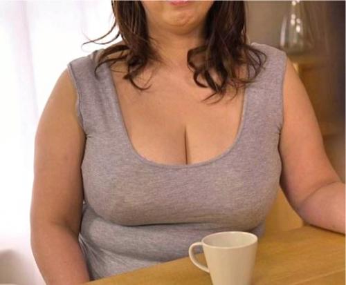 熟れた身体の爆乳デカ尻義母…50代なのに！我慢できない娘婿と乳繰り合う！
