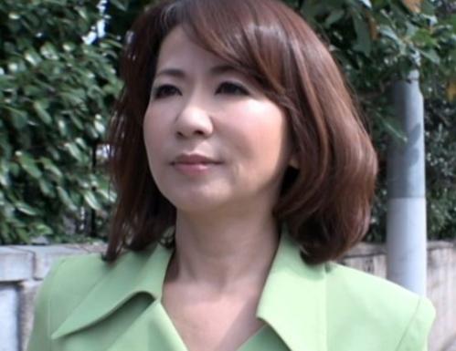 【牧原れい子】肉欲関係を男に迫り強制的に離婚を成立させてしまう縁切り屋…今日もチンポにハニトラを仕掛ける