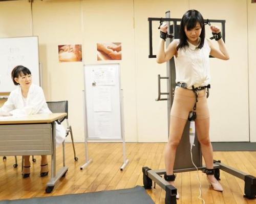 【人妻ナンパ×潮吹き】マッサージの無料体験で電マ責めを受ける若妻！発情してチンポが欲しくなっちゃう！