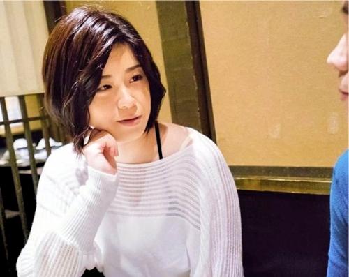 【熟女ナンパ】人妻を口説いてアナル交尾！初めての快楽に溺れて腰を振る女たち…