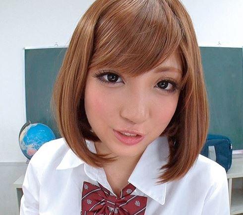 【痴女】淫乱メスギャルのニーハイでオチンポ刺激されて喜ぶ変態男！挑発的なパンチラでいつでもフル勃起だぞ♡