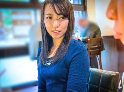 【人妻ナンパ】性的欲求不満を抱えた熟女妻の悩みを聞いて落とす！オチンポ挿入で一心不乱に淫れる痴女！