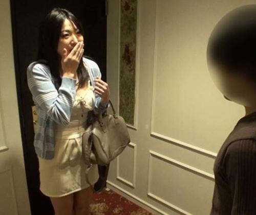 【OL】デリヘル嬢を呼んだら知り合いだった！過去の因縁がボクのイチモツを怒張させていく…